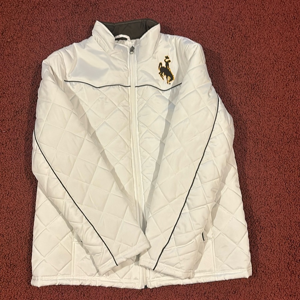 White zip up jacket Wyoming Cowboys